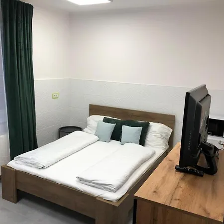 Level 1 3 - Koezoes Fuerdoszoba Shared Bathroom Апартаменты