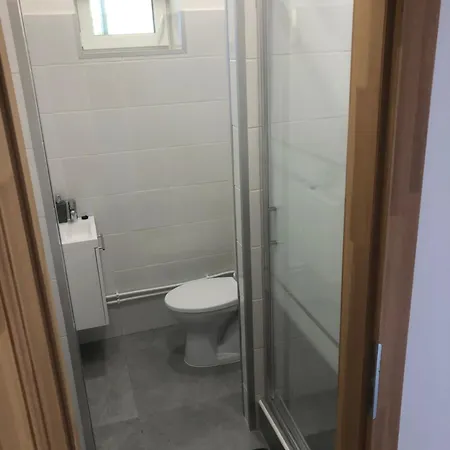 Level 1 3 - Koezoes Fuerdoszoba Shared Bathroom * Сегед